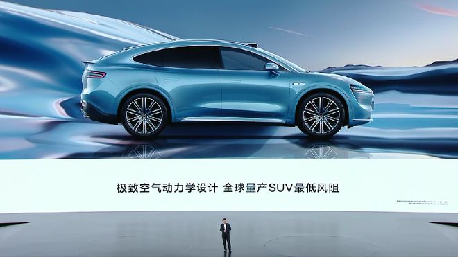 华为余承东评价特斯拉焕新Model Y：看资料数据，智界R7依然保持领先优势